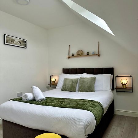 Cosy 3 Bed Apartment Near Birmingham Airport & Nec Perfect For Groups & Contractors! ภายนอก รูปภาพ