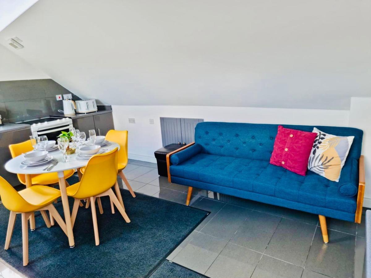 Cosy 3 Bed Apartment Near Birmingham Airport & Nec Perfect For Groups & Contractors! ภายนอก รูปภาพ