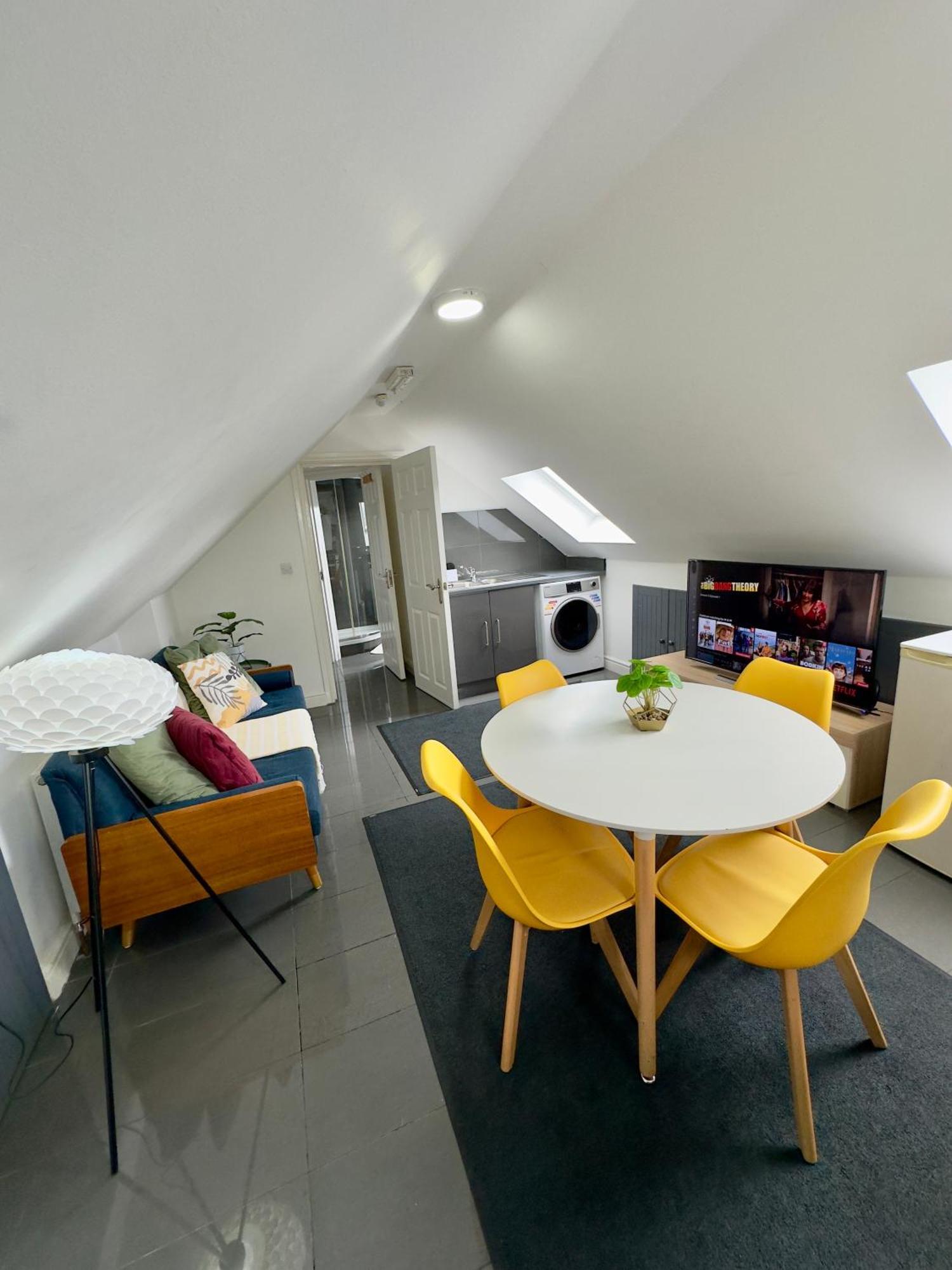Cosy 3 Bed Apartment Near Birmingham Airport & Nec Perfect For Groups & Contractors! ภายนอก รูปภาพ