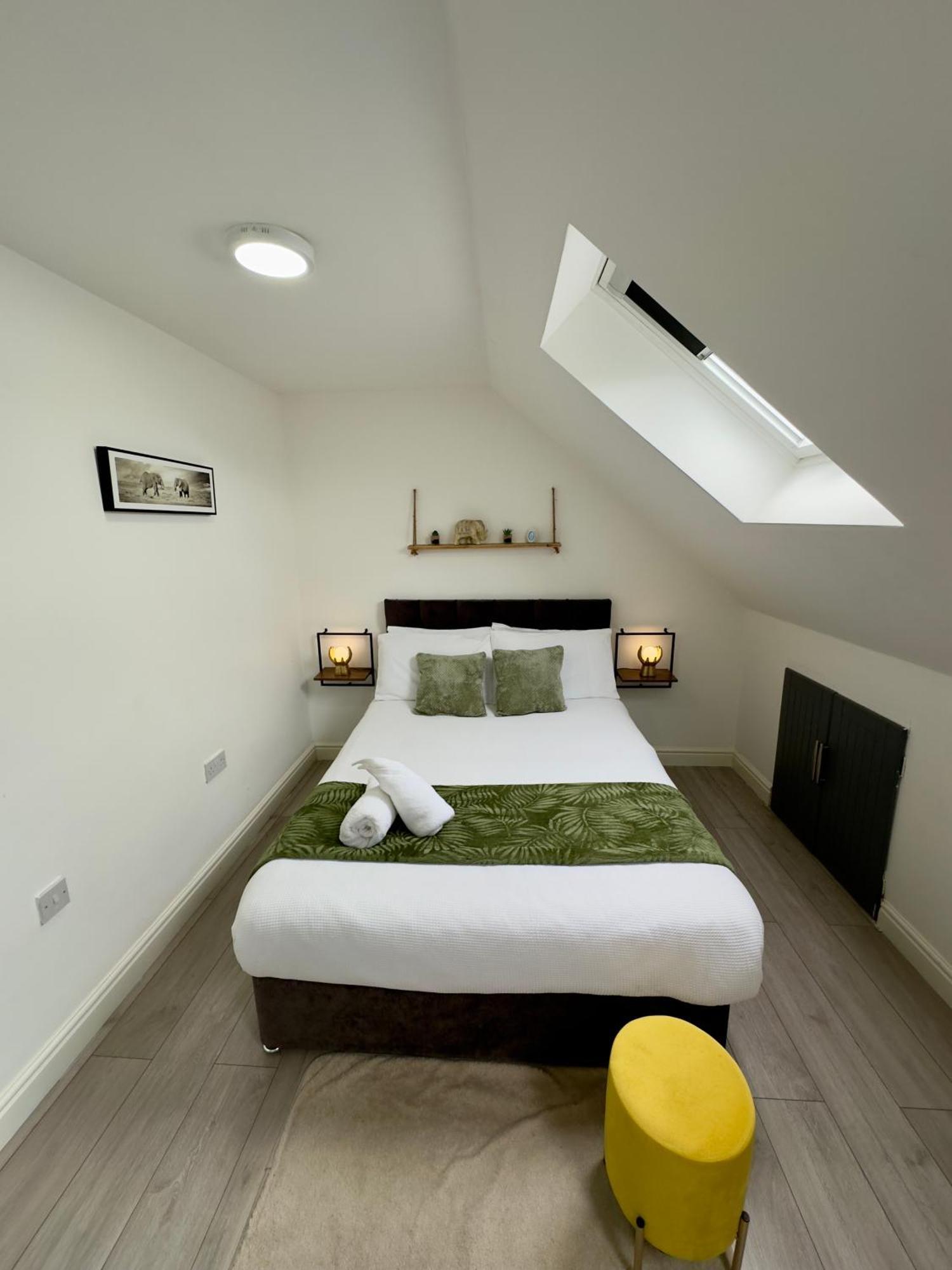 Cosy 3 Bed Apartment Near Birmingham Airport & Nec Perfect For Groups & Contractors! ภายนอก รูปภาพ